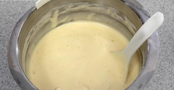 Vanilla sponge cake on boiling water, recipe with photo