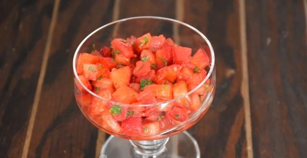 Strawberry and tomato tartar, recipe with photo
