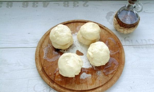 Bulgarian Banitsa - step by step recipe with photos. How to cook the Bulgarian bania pie with brynza?