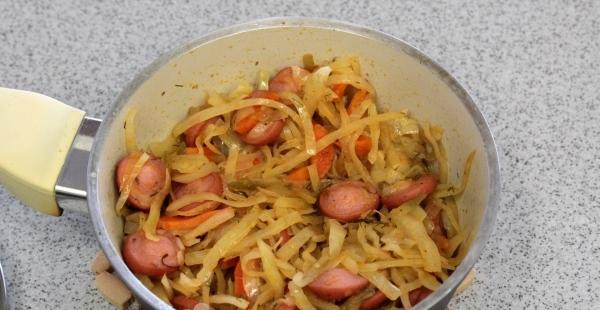 Solyanka with sausage, recipe with photo. How to cook sauteed sauerkraut with fresh cabbage?