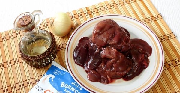 Chicken liver goulash - recipe with photo step by step. How to cook chicken liver goulash with gravy?