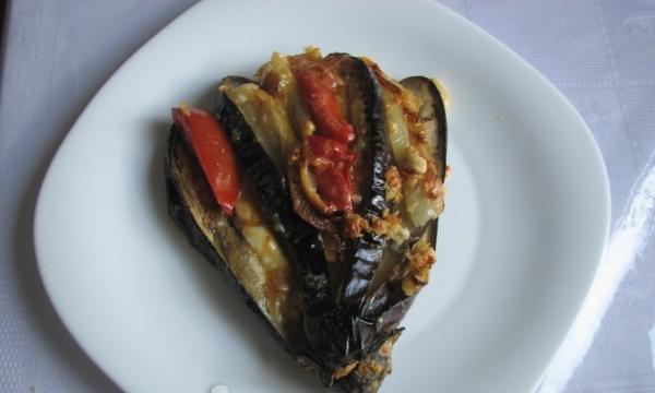 Eggplant fan with brynza baked in the oven, recipe with photo