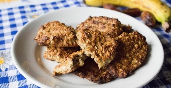 Oatmeal cookies with banana, recipe with photo. How to make diet cookies with banana and oatmeal?