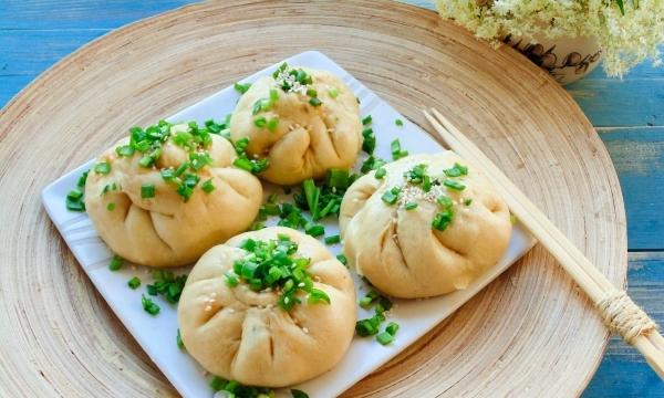 Vegetarian Baozzi cakes with cabbage and mushrooms - step by step recipe