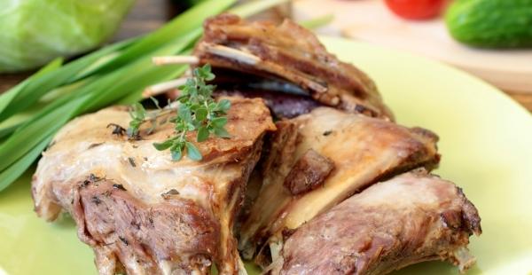 Lamb baked in the oven - a recipe with photos. How to roast lamb on the bone in the oven?