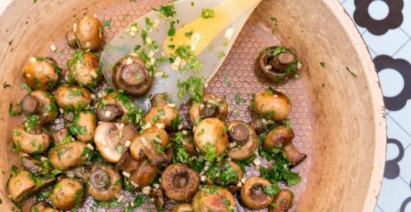Roasted mushrooms with garlic and cilantro - step by step recipe
