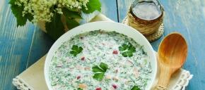 Ocroshka with sour cream - a recipe with photos step by step. How to cook okroshka on sour cream?